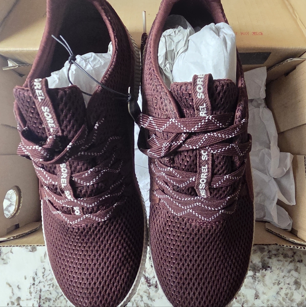 NEW Size 7 Sorel Redwood Out 'N About Plus Sneakers -Discontinued